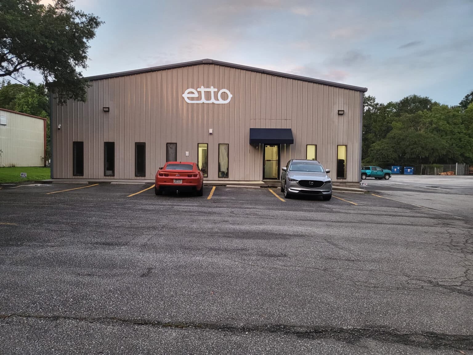 Etto's New Golf Cart Service Center Is Here—and It's a Game-Changer for Charleston